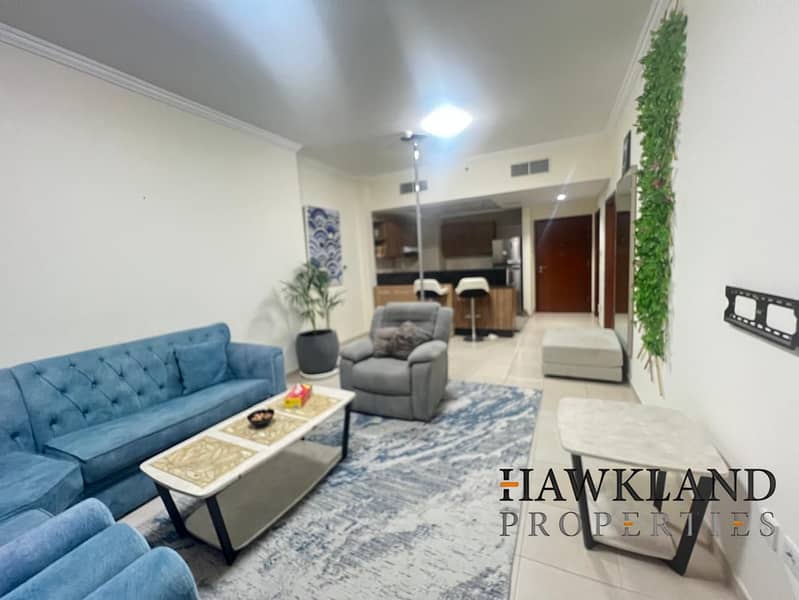 Downtown Large Furnished 1 B/R Apt Burj Al Nojoom