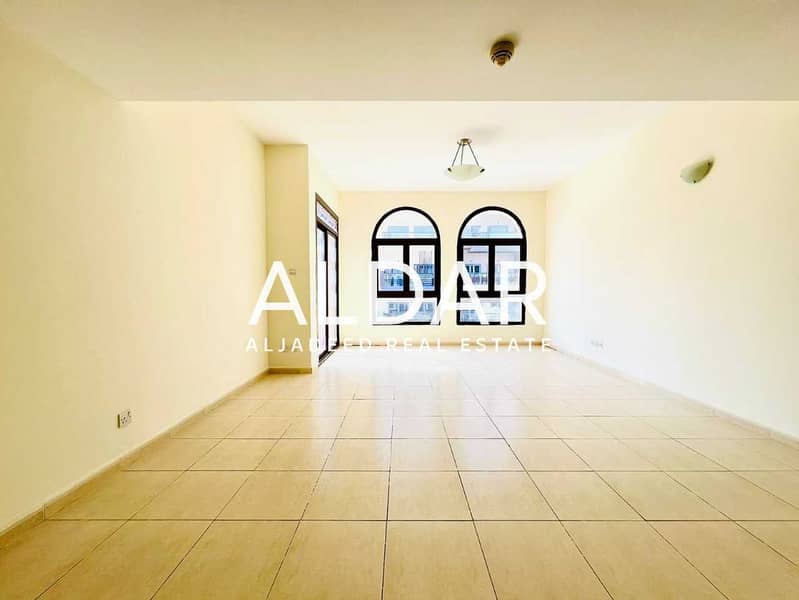 Spacious |Near Mall |Well Maintained |Unfurnished Spacious |Near Mall |Well Maintained |Unfurnished