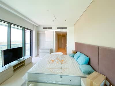 Modern Studio Apartment | Wrap-Around Balcony | Stunning City Views