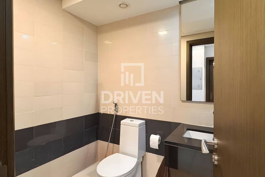 Stunning High Floor Unit | Stunning Views | Rented - Image 7