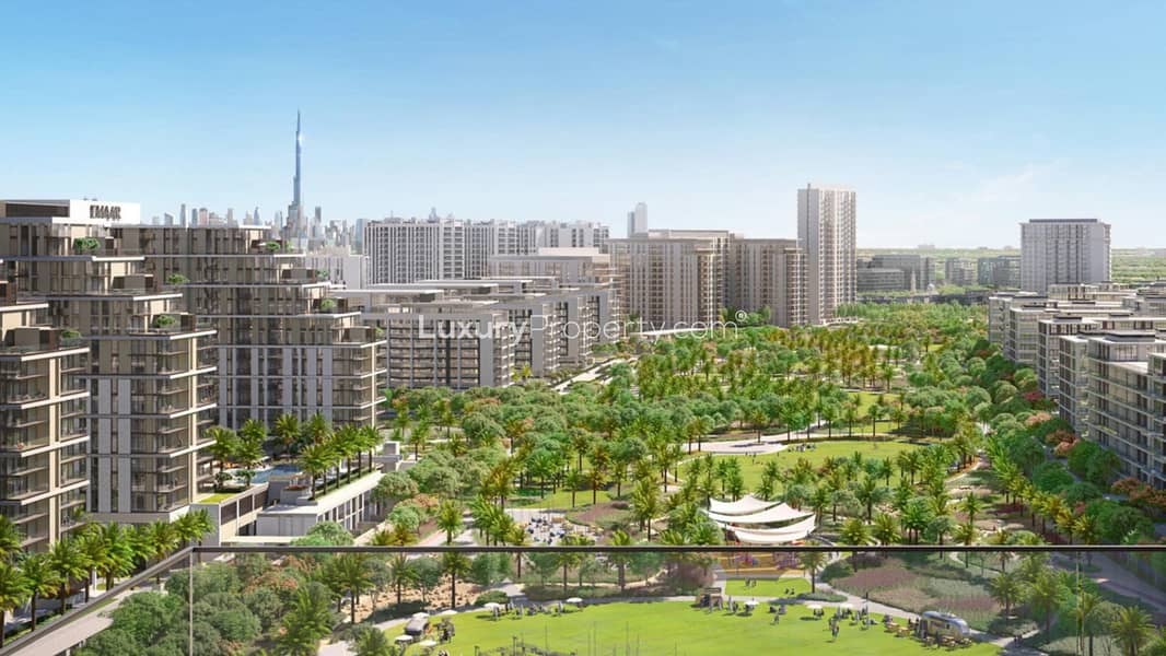 Genuine Resale | Pool and Golf Course View - Image 7