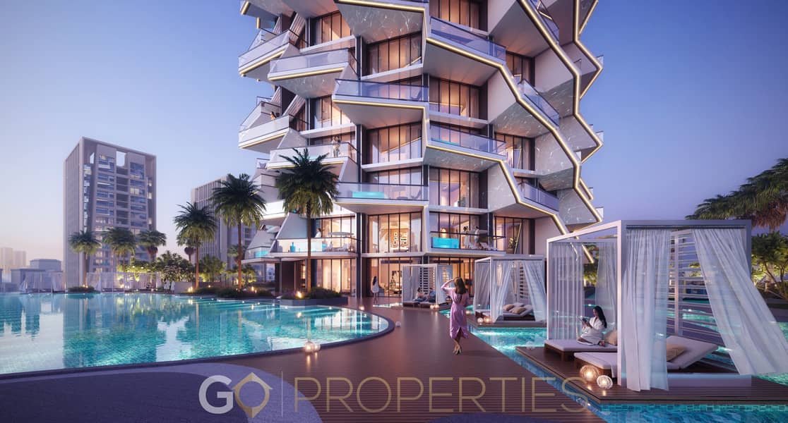 6 Exterior Royale 7. jpg