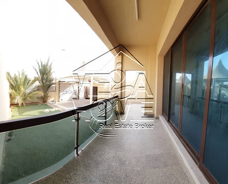 BRIGHT 6-MASTER BED VILLA WITH PRIVATE ENTRANCE AND GARDEN