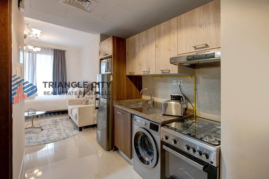 4 Kitchen in Roxana Residence D. jpg