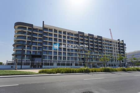 1 Bedroom Flat for Sale in Masdar City, Abu Dhabi - Fully Furnished | 1BR With Balcony | Pool And Gym