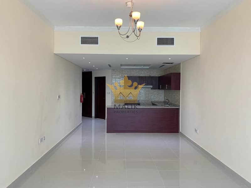 2 Kitchen & hall-403. jpg