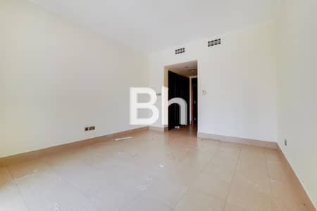 2 Bedroom Flat for Sale in Downtown Dubai, Dubai - Bright Layout | Community View | Spacious
