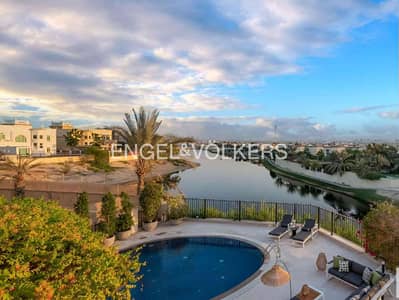 4 Bedroom Villa for Sale in Jumeirah Islands, Dubai - Lake View | New to Market | Elevated Plot