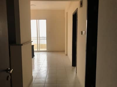 شقة في الحي اليوناني المدينة العالمية 1 غرف 32000 درهم - 4237123 شقة في الحي اليوناني المدينة العالمية 1 غرف 32000 درهم - 4237123