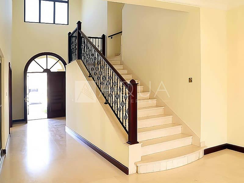 5 Bedroom Atrium Entry Available Frond M