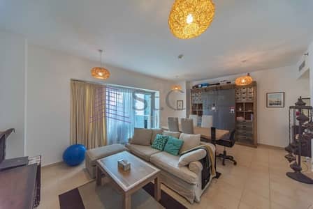 Vacant | Upgraded | Chiller Free | Fully Furnished Vacant | Upgraded | Chiller Free | Fully Furnished