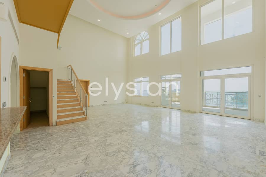 Stunning Penthouse I Sea Views I Vacant