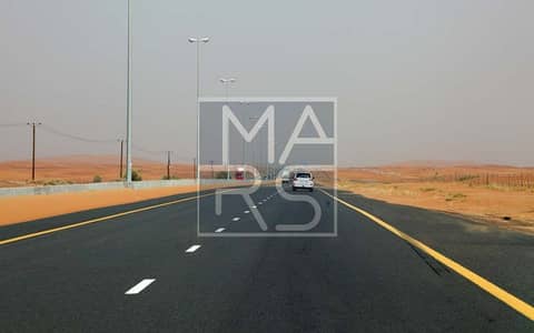 Участок Продажа в Музайра, Шарджа - highway-in-the-UAE-desert-768x480. jpg