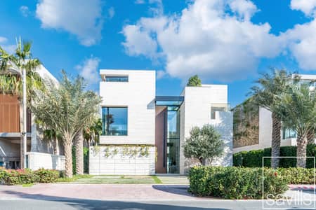 6 Bedroom Villa for Sale in Palm Jumeirah, Dubai - Brand New | Luxury Villa | Furnished | Vacant