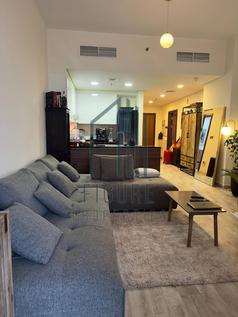 Simi Furnished 1BR | Ready to move in | Corner unit