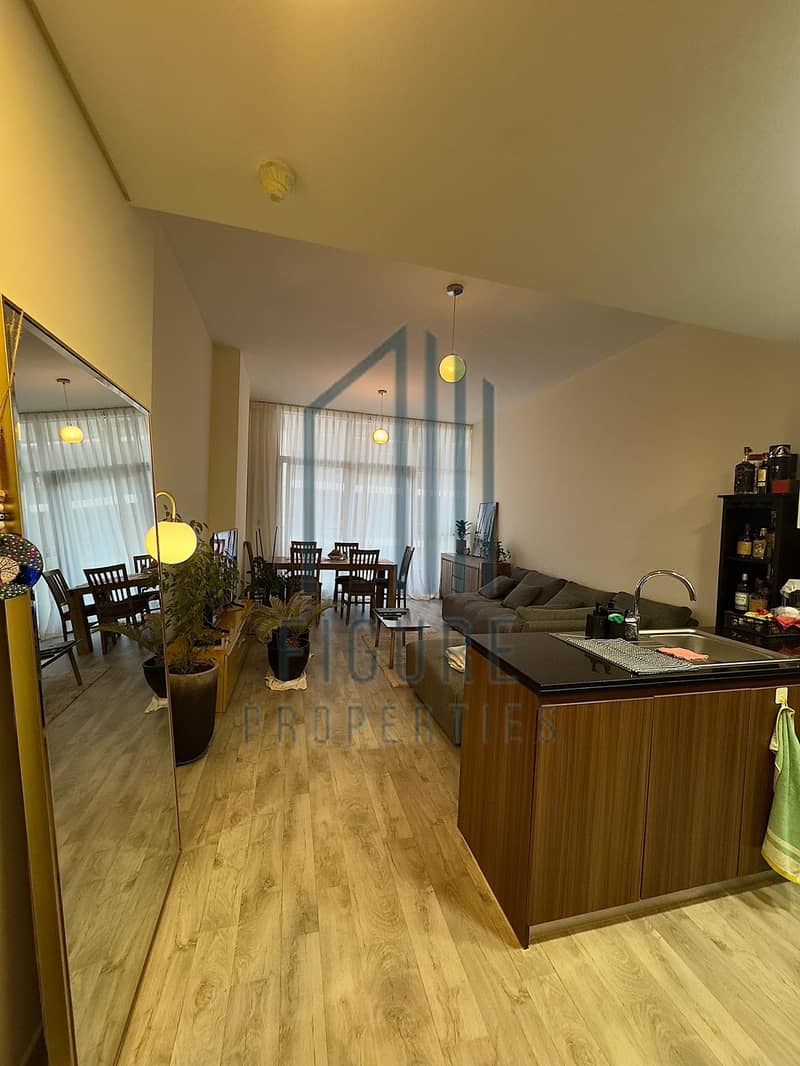 Simi Furnished 1BR | Ready to move in | Corner unit