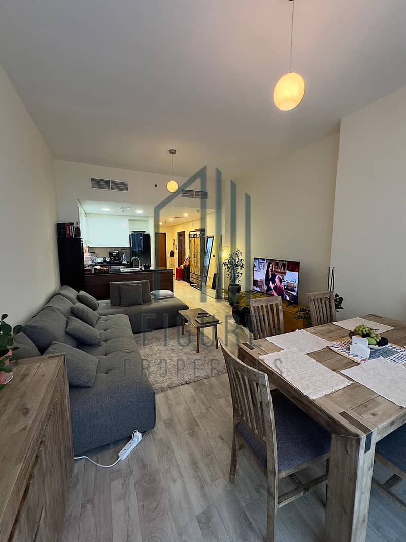 Simi Furnished 1BR | Ready to move in | Corner unit