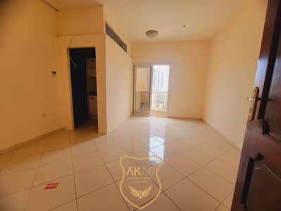 استوديو  للايجار في النباعة، الشارقة - 20240408_123352. jpg