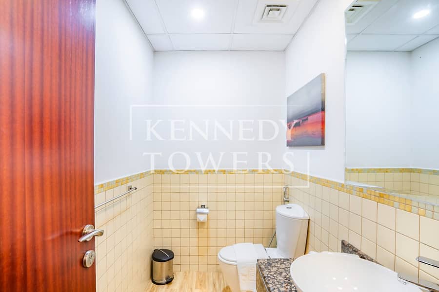 14 1004-washroom. jpeg