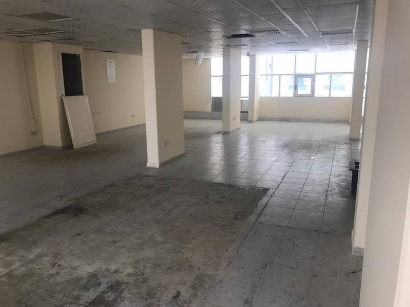 Unbelievable  PRICE HUGE OFFICE IN PRIME LOCATION 180 SQMM