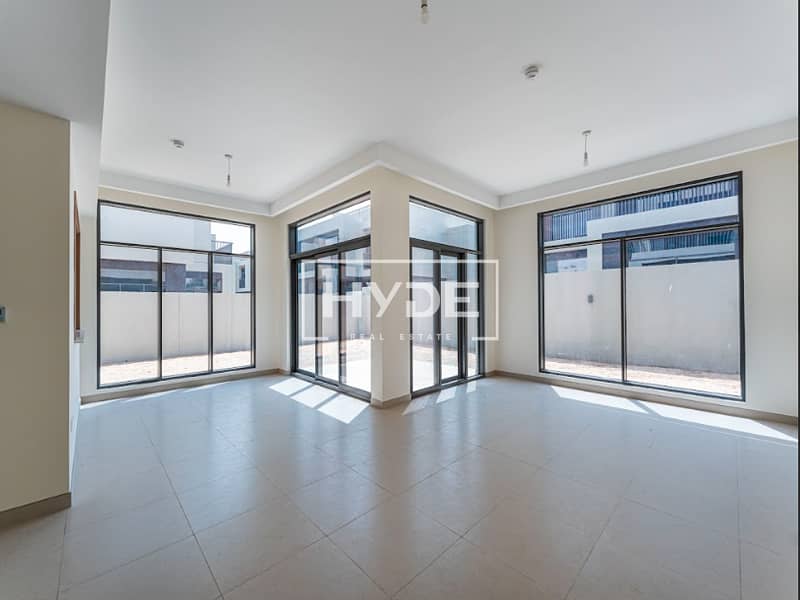 4 Ensuite Bed Villa | Beach Style Lagoon