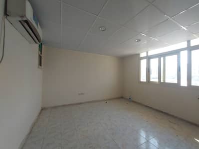استوديو  للايجار في مويلح، الشارقة - 20241231_104712. jpg