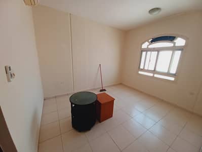 استوديو  للايجار في مويلح، الشارقة - 20250717_144253. jpg