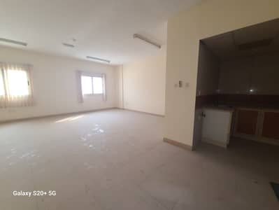 مکتب  للايجار في المنطقة الصناعية، الشارقة - 20250730_160716. jpg