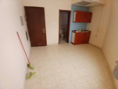 استوديو  للايجار في مويلح، الشارقة - 20250712_120804. jpg