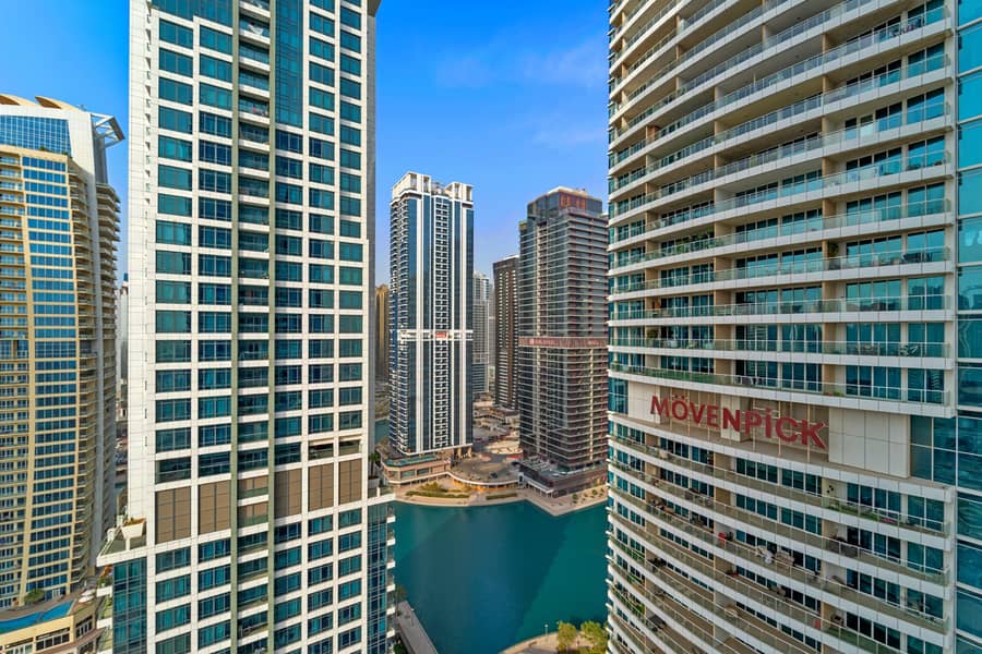 Stylish 2BR with Pool, Gym and Skyline View - Image 23