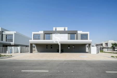 5 Bedroom Villa for Sale in Dubai South, Dubai - Lagoon Access | Park Facing | Bigger Corner Plot