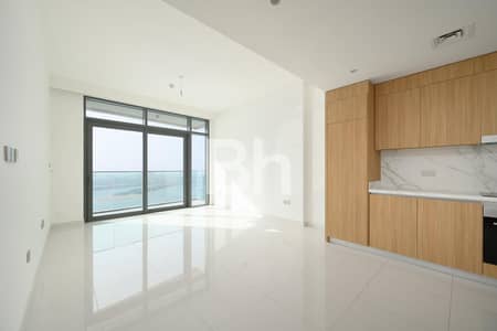 2 Bedroom Flat for Rent in Dubai Harbour, Dubai - Sea and Palm View | High floor | Private Beach