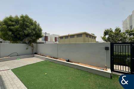 4 Bedroom Villa for Rent in Dubailand, Dubai - Corner End | Park Backing | Vacant