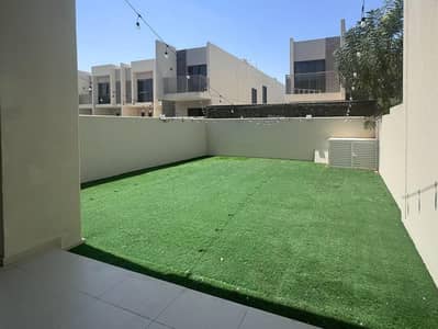 3 Bedroom Townhouse for Rent in DAMAC Hills 2 (Akoya by DAMAC), Dubai - R2MB Layout | Closed Kitchen | Vacant Mid August
