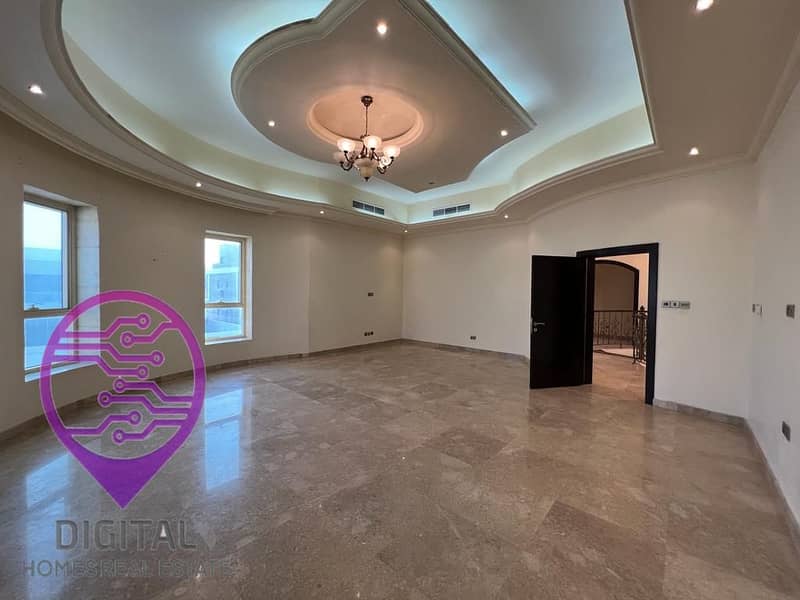 5 Bedrooms | Independent Villa | Big Garden Stunning