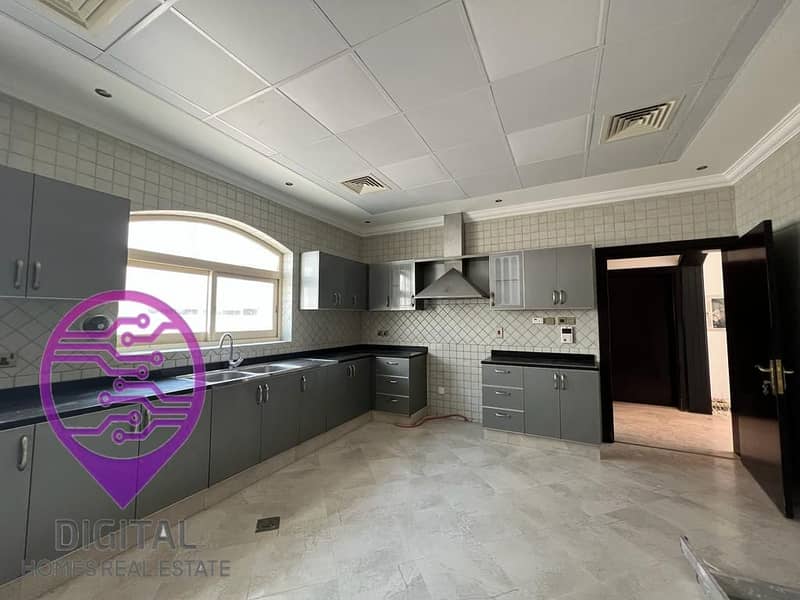 5 Bedrooms | Independent Villa | Big Garden Stunning - Image 16