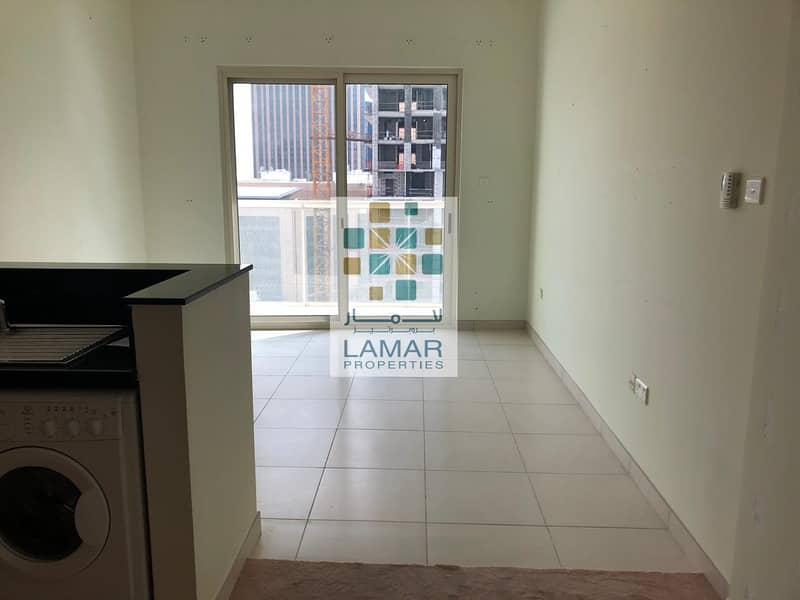 Multiple cheques - Studio for rent Marina View A