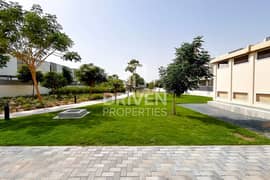 Brand New | Middle Unit | Multiple Cheques