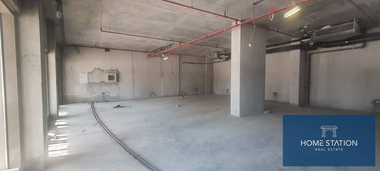 READY TO MOVE SHOP UNIQUE LOCATION - View 3