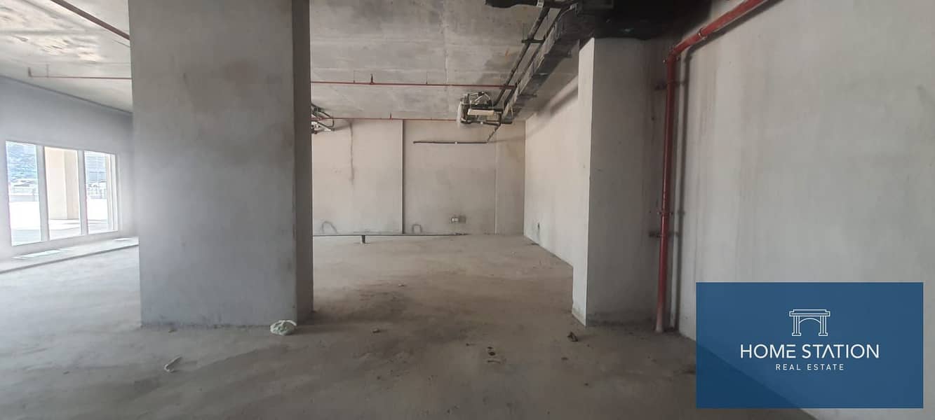 READY TO MOVE SHOP UNIQUE LOCATION - View 6