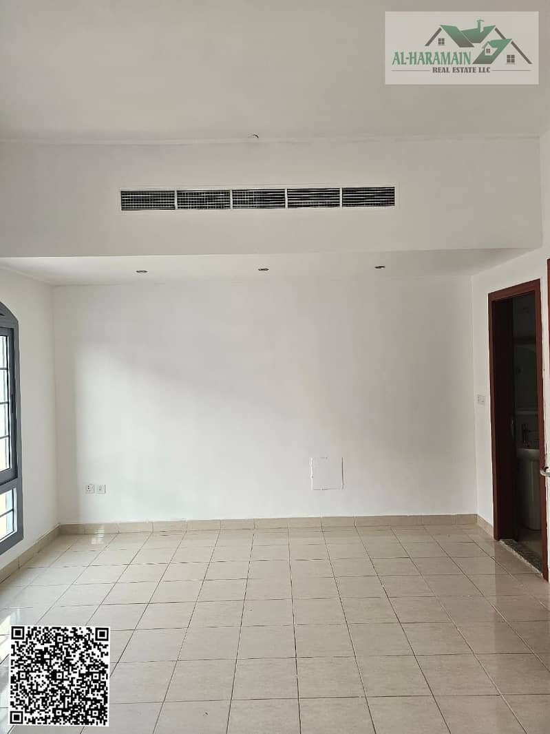 4 3fa1a37a-beea-477c-9a37-7e5326f8e1c1. jpg