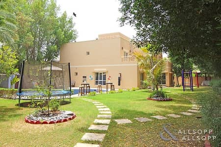 Owner Occupied | Corner Plot | Pool | 5 BR Owner Occupied | Corner Plot | Pool | 5 BR