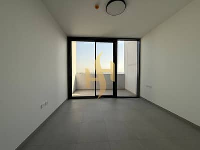 2 Bedroom Flat for Sale in Aljada, Sharjah - photo_5852636378620349050_y. jpg