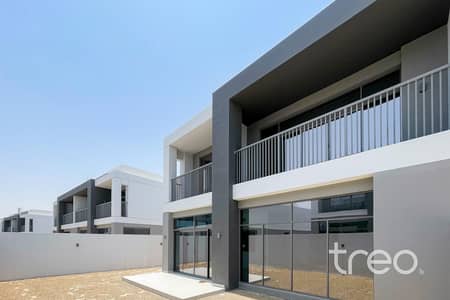 5 Bedroom Villa for Sale in Dubai South, Dubai - Brand New | Large Plot | Spacious Layout