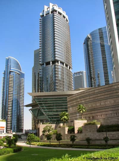 مکتب  للايجار في أبراج بحيرات الجميرا، دبي - platinumtower_ext2_(c)tonysafarik. jpg