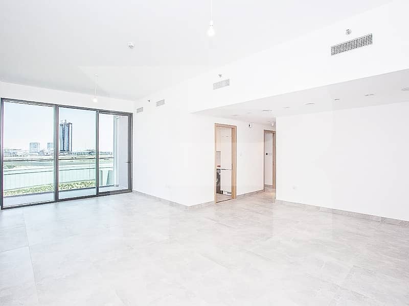 Spacious Apt | Upgraded Interior | Mid-Floor