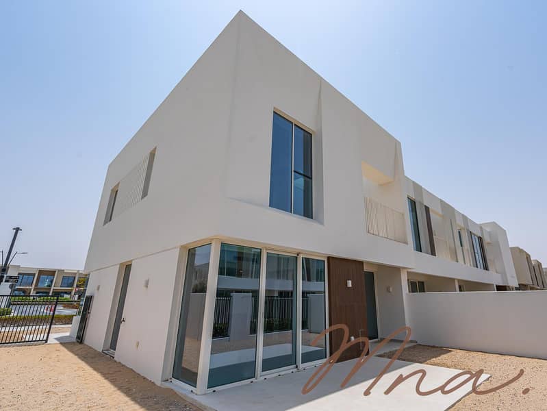 Single Row | Corner Unit | Amazing Location