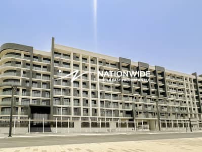 Studio for Rent in Masdar City, Abu Dhabi - Vacant | Chic Studio | Furnished | Ideal Area