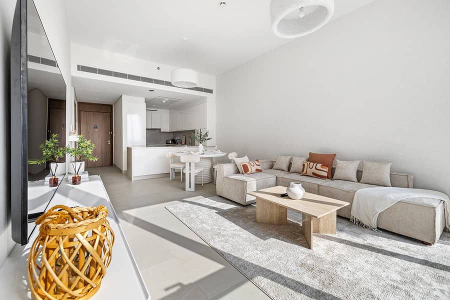 Pristine 2 BR + Maidsroom | Great Amenities | Bills Included - Image 4