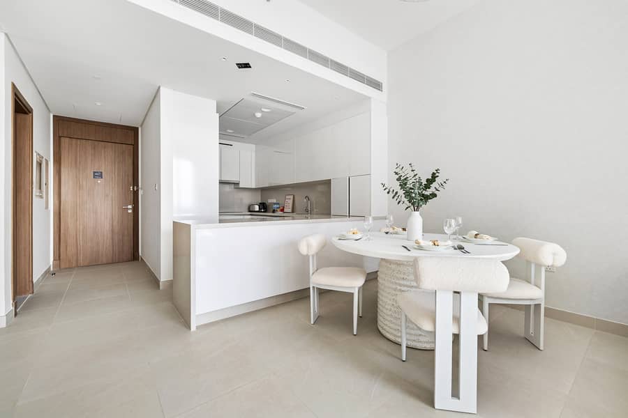 Pristine 2 BR + Maidsroom | Great Amenities | Bills Included - Image 8